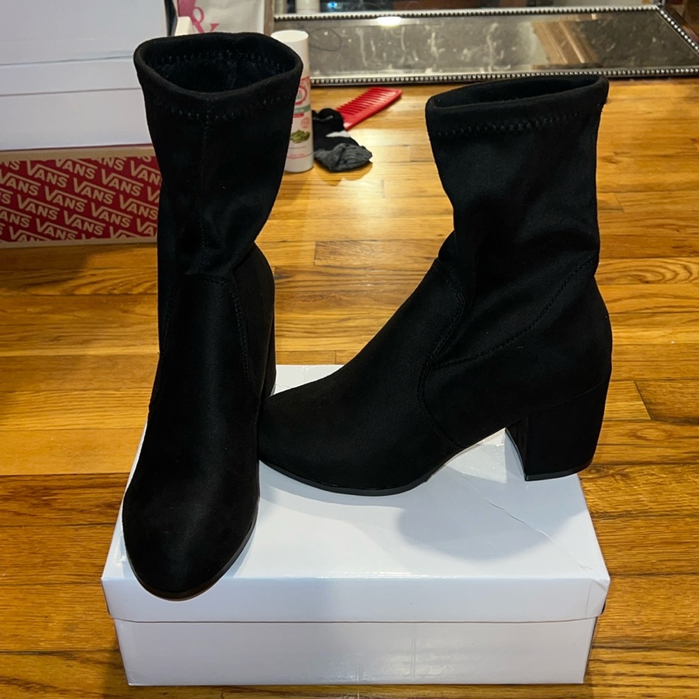 BASIC BLACK BOOTIES FAUX SUEDE BRAND NEW NEVER HAVE BEEN WORN